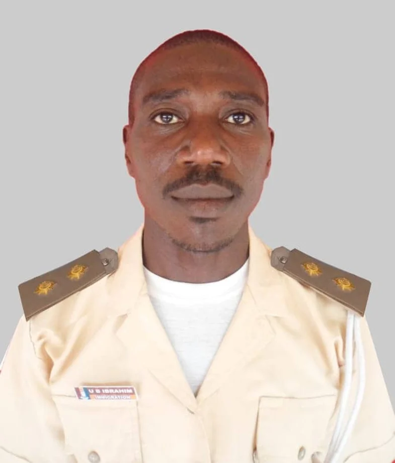 Bandits kill immigration officer, burn body in Niger Bandits kill immigration officer, burn body in Niger