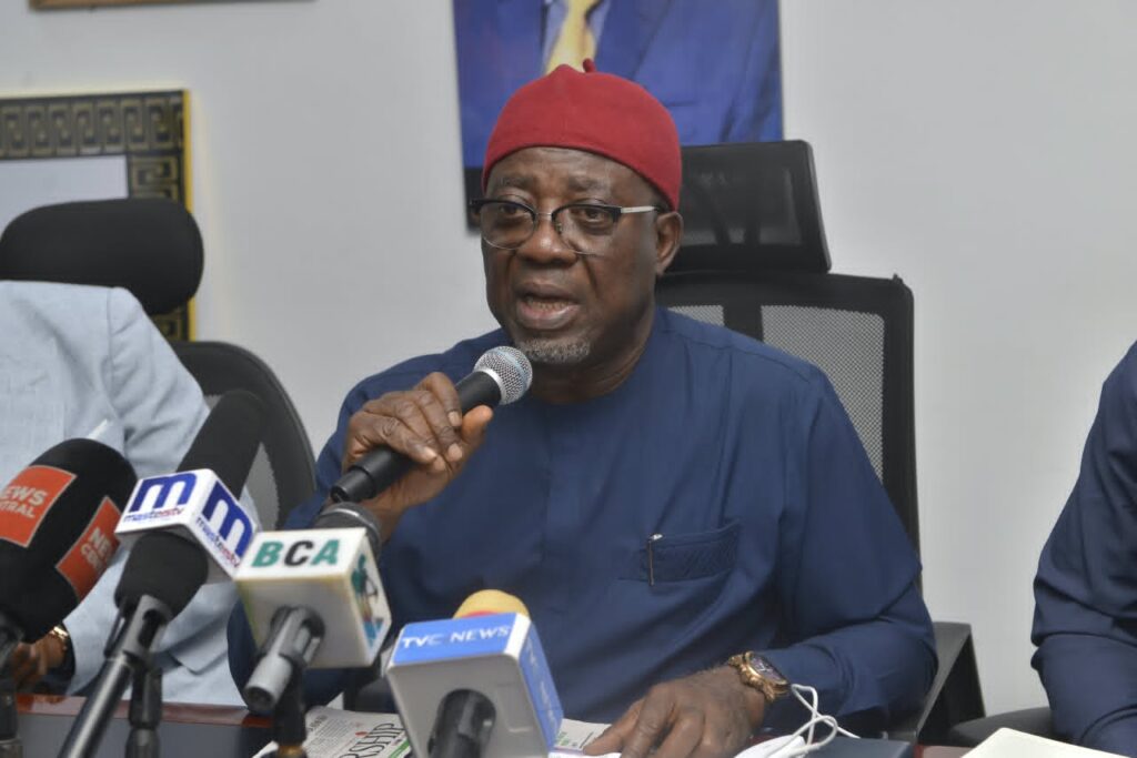 Abia sends officials to Aba, Umuahia correctional facilities to assess inmates’ health conditions Abia sends officials to Aba, Umuahia correctional facilities to assess inmates’ health conditions