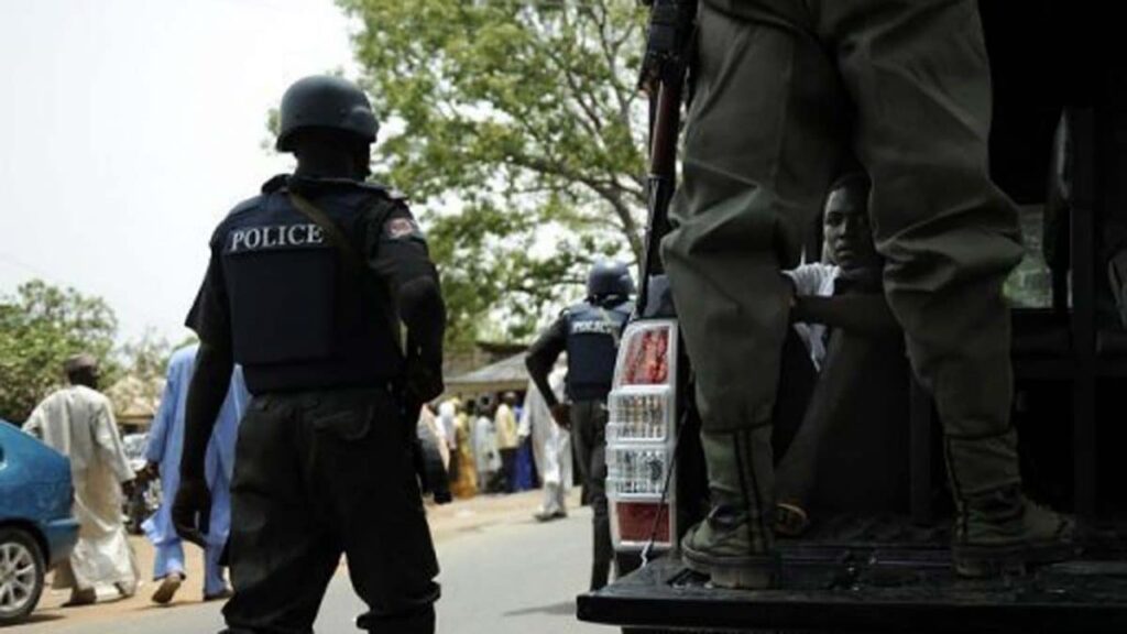 Kogi Police begins probe as male officer guns down female colleague, shoots self dead Kogi Police begins probe as male officer guns down female colleague, shoots self dead