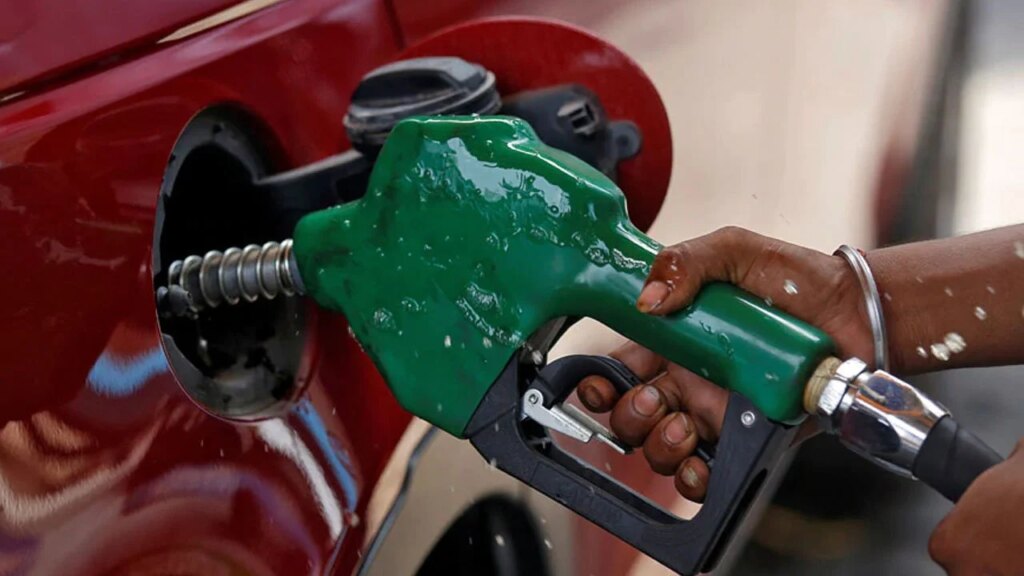 Independence Day: After fuel price reduction, NNPCL filling stations offer Nigerians significant discounts Independence Day: After fuel price reduction, NNPCL filling stations offer Nigerians significant discounts