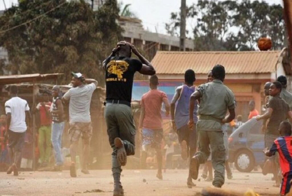 One killed as rival youth groups clash in Minna, three cars damaged